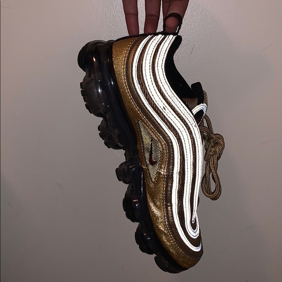 NIKE AIR VAPORMAX ‘97 (GS). FINAL PRICE. No Refund - Picture 2 of 6